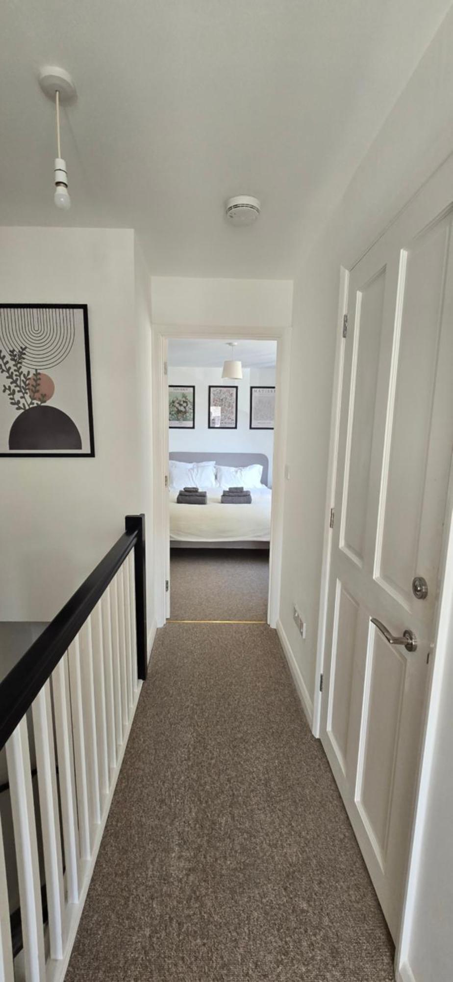Salisbury City Centre 2-Bedroom Serviced Accommodation-Apartment - Pennyville Екстер'єр фото